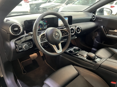 Mercedes-Benz CLA 250 Shooting Brake e AHK Navi SHZ PDC DAB