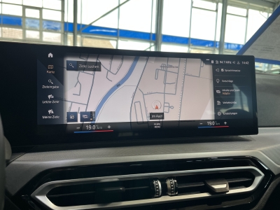 BMW 318 Sport*Shadow*Widescreen*R.Cam*AHK*SHZ*LED*