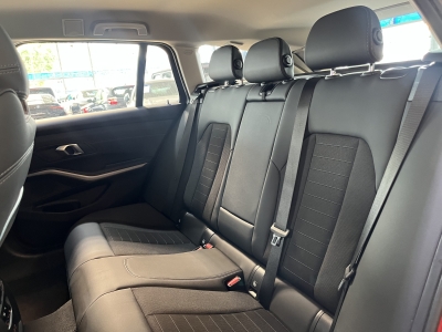 BMW 318 Sport*Shadow*Widescreen*R.Cam*AHK*SHZ*LED*