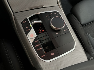 BMW 318 Sport*Shadow*Widescreen*R.Cam*AHK*SHZ*LED*