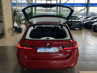 BMW 318 Sport*Shadow*Widescreen*R.Cam*AHK*SHZ*LED*