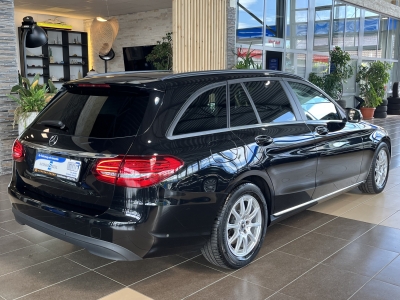 Mercedes-Benz C 220 d LED Navi R.Cam SHZ PDC DAB Sportfahrwerk