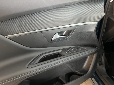 Peugeot 3008 Hybrid 225 Allure Navi dig.Cockpit LED 