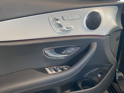 Mercedes-Benz E 300 Avantgarde WideScreen LED R.Cam Navi SHZ 