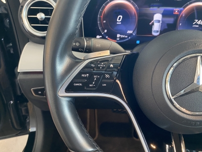 Mercedes-Benz E 300 Avantgarde WideScreen LED R.Cam Navi SHZ 