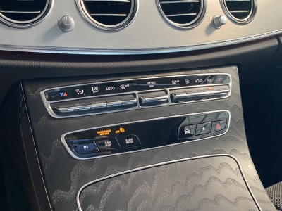 Mercedes-Benz E 300 Avantgarde WideScreen LED R.Cam Navi SHZ 