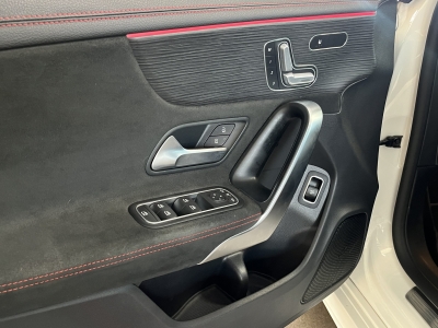 Mercedes-Benz CLA 200 Shooting Brake AMG Line Pano Navi R.Cam