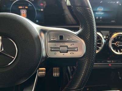 Mercedes-Benz CLA 200 Shooting Brake AMG Line Pano Navi R.Cam