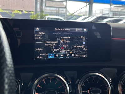 Mercedes-Benz CLA 200 Shooting Brake AMG Line Pano Navi R.Cam