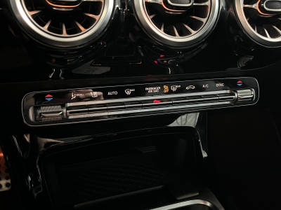 Mercedes-Benz CLA 200 Shooting Brake AMG Line Pano Navi R.Cam