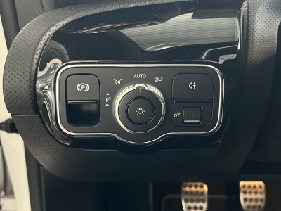 Mercedes-Benz CLA 200 Shooting Brake AMG Line Pano Navi R.Cam