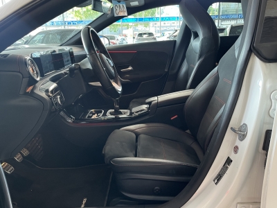 Mercedes-Benz CLA 200 Shooting Brake AMG Line Pano Navi R.Cam