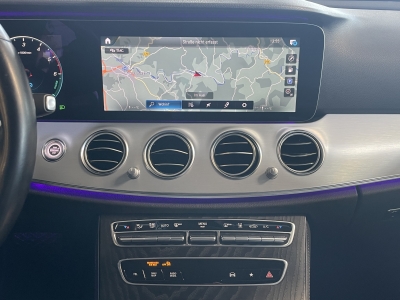 Mercedes-Benz E 300 de Avantgarde AHK LED R.Cam SHZ Navi