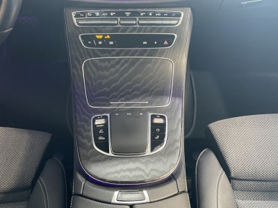 Mercedes-Benz E 300 de Avantgarde AHK LED R.Cam SHZ Navi