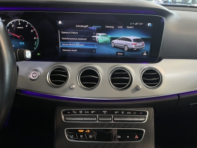 Mercedes-Benz E 300 de Avantgarde AHK LED R.Cam SHZ Navi