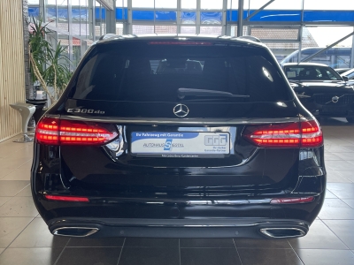 Mercedes-Benz E 300 de Avantgarde AHK LED R.Cam SHZ Navi