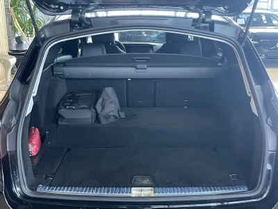 Mercedes-Benz E 300 de Avantgarde AHK LED R.Cam SHZ Navi