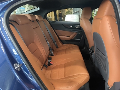 Jaguar XE R-Dynamic Black LED Leder 360°Cam Navi ACC