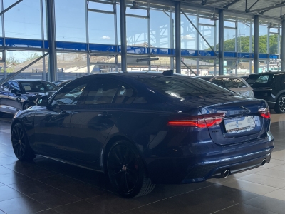 Jaguar XE R-Dynamic Black LED Leder 360°Cam Navi ACC