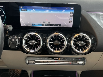 Mercedes-Benz EQA 250 Progressive Pano. dig.Cockpit Navi LED 