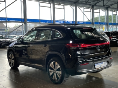 Mercedes-Benz EQA 250 Progressive Pano. dig.Cockpit Navi LED 