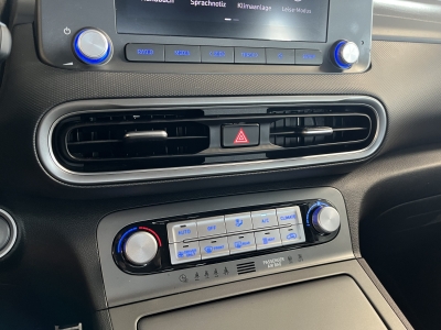 Hyundai KONA Select*ACC*R-Cam*CarPlay*SHZ*SOH:96%