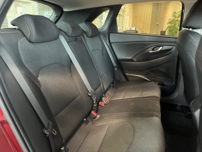 Hyundai i30 Edition 30+ LED Navi R.Cam SHZ PDC DAB+