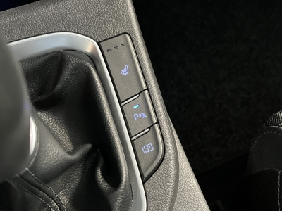 Hyundai i30 Edition 30+ LED Navi R.Cam SHZ PDC DAB+