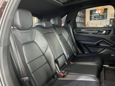 Porsche Cayenne Exclusive Manufaktur HUD Leder BOSE Pano