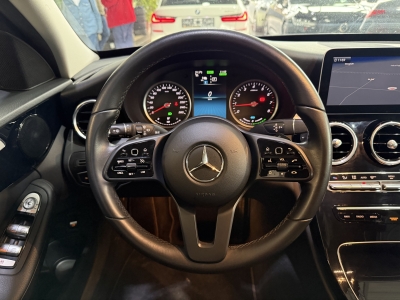 Mercedes-Benz C 300 e Avantgarde LED Navi R.Cam SHZ Tempomat 