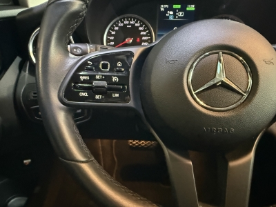 Mercedes-Benz C 300 e Avantgarde LED Navi R.Cam SHZ Tempomat 