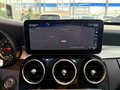 Mercedes-Benz C 300 e Avantgarde LED Navi R.Cam SHZ Tempomat 