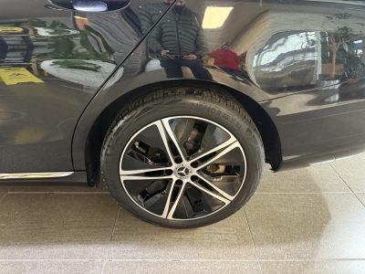 Mercedes-Benz C 300 e Avantgarde LED Navi R.Cam SHZ Tempomat 