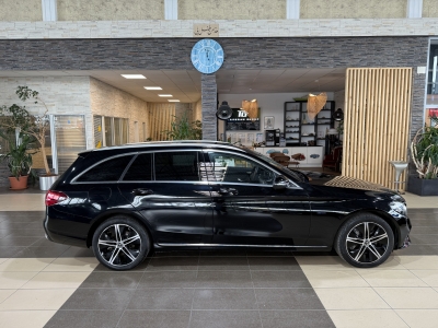 Mercedes-Benz C 300 e Avantgarde LED Navi R.Cam SHZ Tempomat 