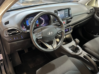 Hyundai i30 Trend SHZ R.Cam PDC Tempomat Spurassist. 