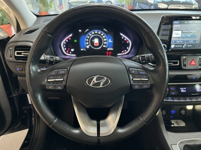 Hyundai i30 Trend SHZ R.Cam PDC Tempomat Spurassist. 