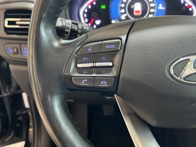 Hyundai i30 Trend SHZ R.Cam PDC Tempomat Spurassist. 