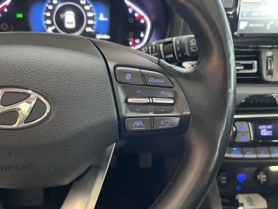 Hyundai i30 Trend SHZ R.Cam PDC Tempomat Spurassist. 