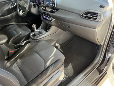 Hyundai i30 Trend SHZ R.Cam PDC Tempomat Spurassist. 