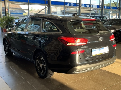 Hyundai i30 Trend SHZ R.Cam PDC Tempomat Spurassist. 