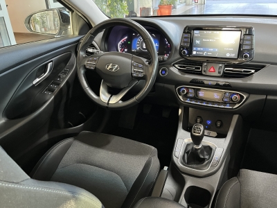 Hyundai i30 Trend SHZ R.Cam PDC Tempomat Spurassist. 