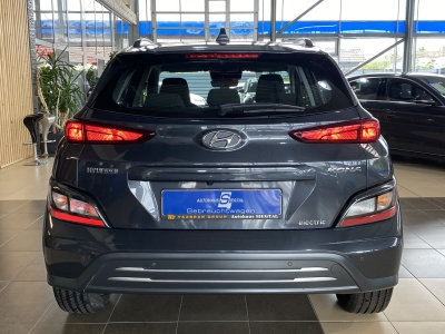 Hyundai KONA Select*dig.Cockpit*ACC*R.Cam*SHZ*SOH:99,7%