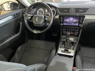 Skoda Superb Ambition iV Navi AHK PDC SHZ DAB+ DCC