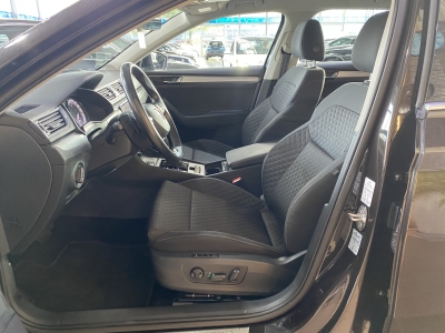 Skoda Superb Ambition iV Navi AHK PDC SHZ DAB+ DCC