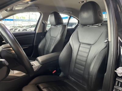 BMW 330 Advantage*G20*LED*Leder*Navi*CarPlay*Head-Up