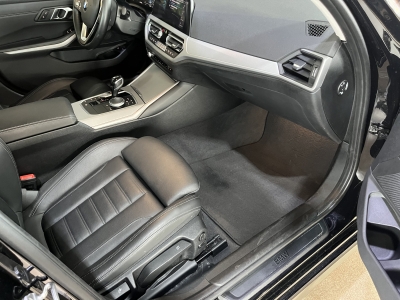 BMW 330 Advantage*G20*LED*Leder*Navi*CarPlay*Head-Up