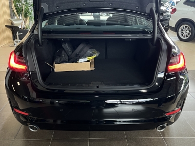 BMW 330 Advantage*G20*LED*Leder*Navi*CarPlay*Head-Up