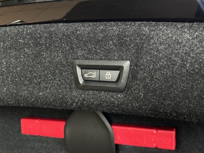 BMW 330 Advantage*G20*LED*Leder*Navi*CarPlay*Head-Up