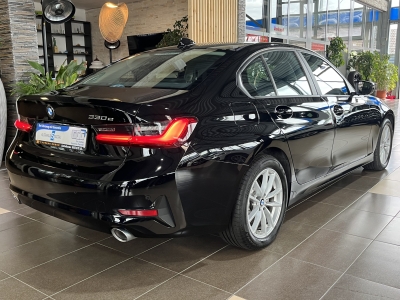 BMW 330 Advantage*G20*LED*Leder*Navi*CarPlay*Head-Up