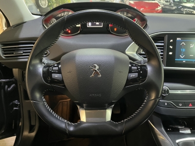 Peugeot 308 Allure Pano. SHZ PDC Tempomat/Limiter 